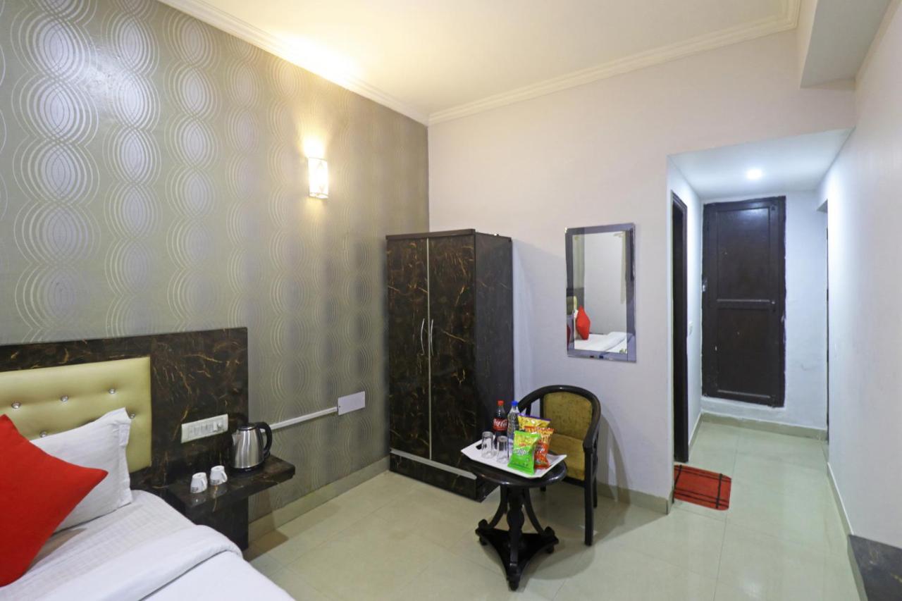 Airport Samara Inn Nuova Delhi Esterno foto